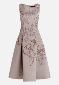 Cocktailkleid mit Kellerfalten / Vorderseite