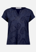 Casual-Shirt mit V-Ausschnitt / Vorderseite