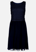 Cocktailkleid mit Plissee / Vorderseite