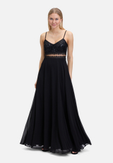 Abendkleid mit Spitze / Modellfoto Vorderseite