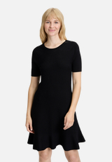 Strickkleid mit Rundhalsausschnitt / Modellfoto Vorderseite