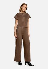 Casual-Hose mit weitem Bein / Modellfoto Vorderseite (Outfit)