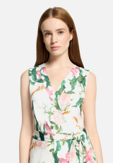 Jumpsuit mit Bindegürtel / Detailbild