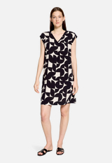 Casual-Kleid mit Print / Modellfoto Vorderseite