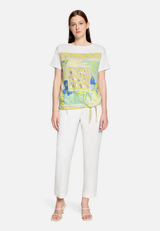 Blusenshirt mit Schleifenknoten / Modellfoto Vorderseite (Outfit)