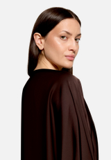 Satin-Bluse mit Fledermausärmeln / Detailbild