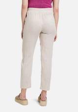 Leinenhose mit Tunnelzug / Modellfoto Rückseite
