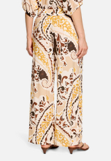 Palazzo-Hose mit Gummizug / Modellfoto Rückseite