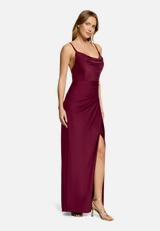 Abendkleid figurbetont / Modellfoto Vorderseite (Outfit)