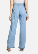Casual-Hose mit offenem Saum / Modellfoto Rückseite