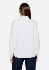 Hemdbluse mit Kragen / Modellfoto Rückseite