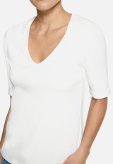 Basic-T-Shirt mit V-Ausschnitt / Detailbild