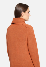 Strickkleid mit Turtle Neck / Detailbild