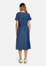 Casual-Kleid mit Flügelärmeln / Modellfoto Rückseite
