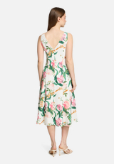 Blumenkleid mit Kellerfalten / Modellfoto Rückseite