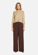 Rollkragenshirt mit Paisley-Muster / Modellfoto Vorderseite (Outfit)
