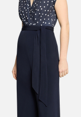 Jumpsuit mit Bundfalten / Detailbild