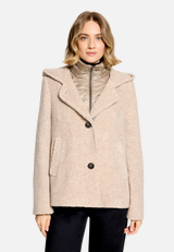 Wolljacke mit Kapuze / Modellfoto Vorderseite