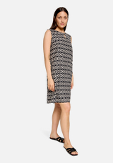Leinenkleid ohne Arm / Modellfoto Vorderseite (Outfit)