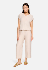 Casual-Hose mit elastischem Bund / Modellfoto Vorderseite (Outfit)