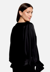 Satin-Bluse mit Fledermausärmeln / Detailbild