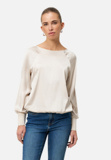 Satinbluse mit Strickbündchen / Modellfoto Vorderseite