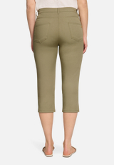 Sommerhose Slim Fit / Modellfoto Rückseite