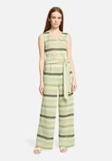 Jumpsuit mit Bindegürtel / Modellfoto Vorderseite