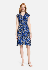 Jerseykleid mit Raffung / Modellfoto Vorderseite