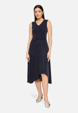Cocktailkleid im Glitzer-Look / Modellfoto Vorderseite
