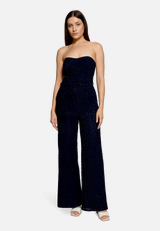 Jumpsuit mit Spitze / Modellfoto Vorderseite
