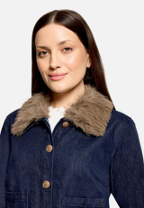 Jeansjacke mit Kunstfellkragen / Detailbild
