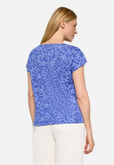 Printshirt mit Tunnelzug / Modellfoto Rückseite