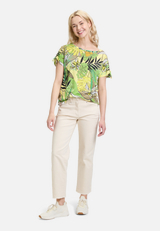 Casual-Shirt mit Raffung / Modellfoto Vorderseite (Outfit)