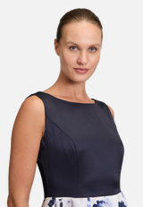 Cocktailkleid mit ausgestelltem Rock / Detailbild