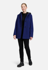 Wolljacke mit Kapuze / Modellfoto Vorderseite (Outfit)