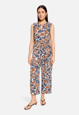 Jumpsuit ohne Arm / Modellfoto Vorderseite (Outfit)