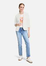 Kurzblazer mit Knöpfen / Modellfoto Vorderseite (Outfit)