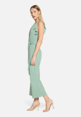 Jumpsuit mit Volant / Modellfoto Vorderseite (Outfit)