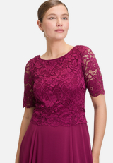Abendkleid mit Spitze / Detailbild