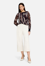 Langarm-Shirt mit Plissee / Modellfoto Vorderseite (Outfit)