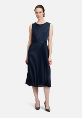 Chiffonkleid mit Plissee / Modellfoto Vorderseite