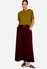 Baumwollrock mit Gürtel / Modellfoto Vorderseite (Outfit)