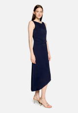 Cocktailkleid mit Raffung / Modellfoto Vorderseite (Outfit)