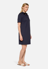 Hemdblusenkleid mit Taschen / Modellfoto Vorderseite (Outfit)