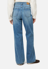 Jeans Style Witney hell 32 Inch / Modellfoto Rückseite