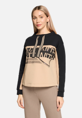 Sweatshirt mit Stehkragen / Modellfoto Vorderseite