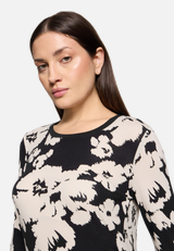 Basic Shirt mit Rippbündchen / Detailbild