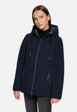 Wendejacke mit Kapuze / Modellfoto Vorderseite