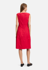 Sommerkleid tailliert / Modellfoto Rückseite